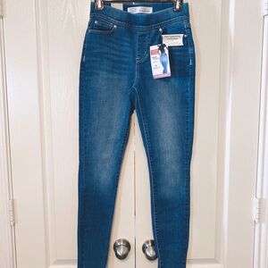 Signature by Levi Strauss Simply Stretch Pull on Super Skinny Jeans Size 2 W 26